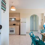 Апартаменты Sunny 2-br In Mackenzie Ларнака