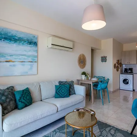 Апартаменты Sunny 2-br In Mackenzie