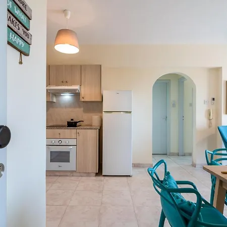 Lejlighed Sunny 2-br In Mackenzie Larnaca