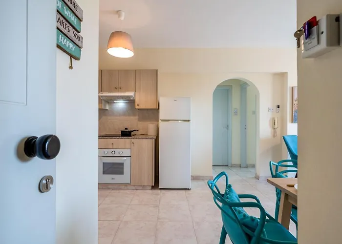 Apartamento Sunny 2-br In Mackenzie Lárnaca