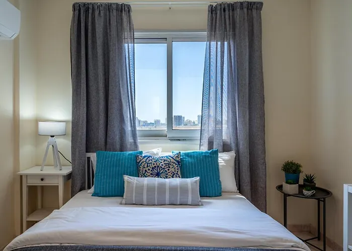 Sunny 2-br In Mackenzie Apartament Larnaca